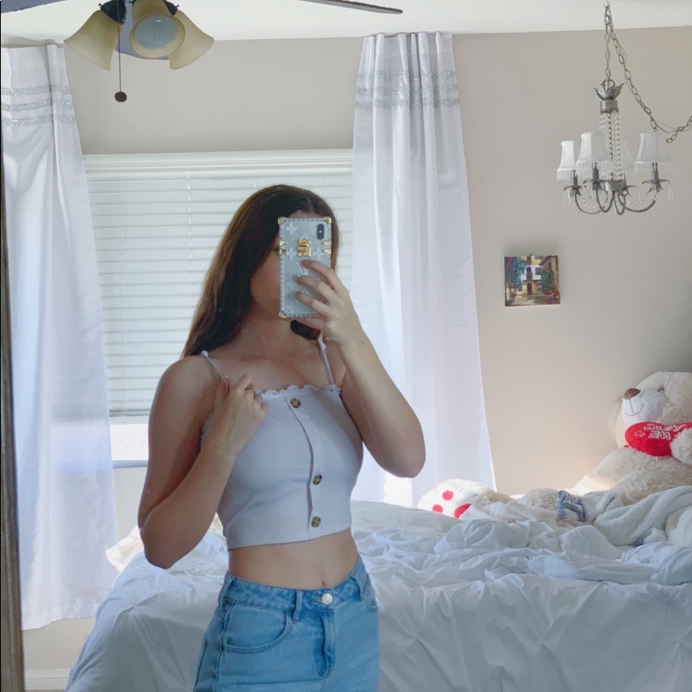 white button up tank 🤍